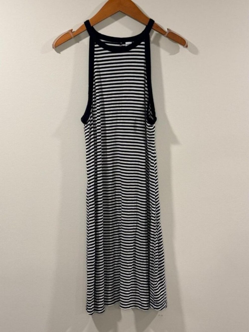 Women’s Black & White